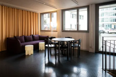 Inside Location Roots Schanzengraben