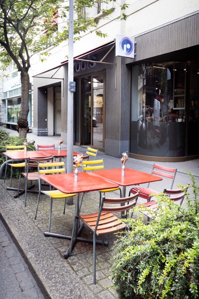 Inside Location Roots Lintheschergasse