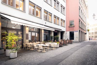 Inside Location Roots Münstergasse